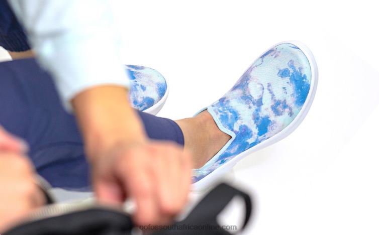 Tie Dye Aqua 6882D73 Women\'s OOmg eeZee Low Shoe OOFOS