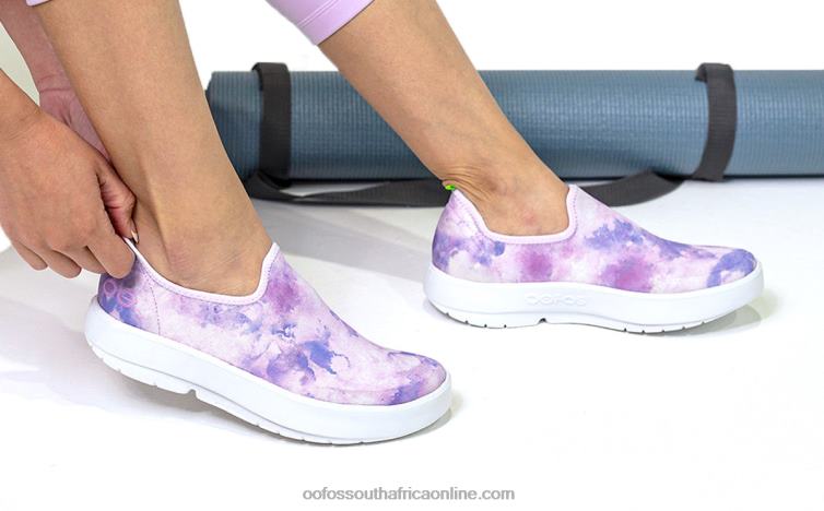 Tie Dye Lavender 6882D74 Women\'s OOmg eeZee Low Shoe OOFOS